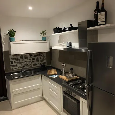 Yourhome - La Leonessa Apartment *